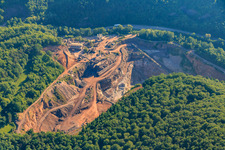 Vue aérienne de Carrière de granit du Palatinat à Waldhambach dans le département Rhénanie-Palatinat, Allemagne