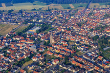 Vue aérienne de Centre avec Saint-Remi à Hambrücken dans le département Bade-Wurtemberg, Allemagne