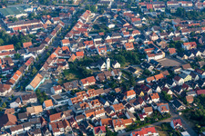 Vue aérienne de Église évangélique Wiesental à le quartier Wiesental in Waghäusel dans le département Bade-Wurtemberg, Allemagne