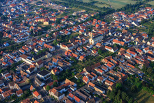 Vue aérienne de Kautzengasse à Lingenfeld dans le département Rhénanie-Palatinat, Allemagne