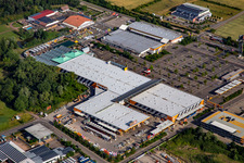 Vue aérienne de Quincaillerie du siège social de Hornbach dans la zone industrielle Bornheim à Bornheim dans le département Rhénanie-Palatinat, Allemagne