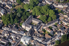 Vue aérienne de Mairie de l'Administration Municipale Mairie de Vendôme à Vendôme dans le département Loir et Cher, France