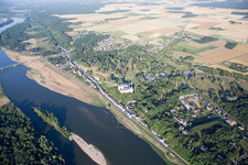 Chaumont-sur-Loire dans le département Loir et Cher, France vue du ciel