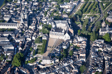 Blois dans le département Loir et Cher, France vu d'un drone