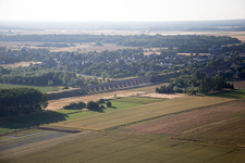 Vue aérienne de Viaduc près de Vineuil/Loire à Vineuil dans le département Loir et Cher, France