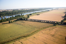 Photographie aérienne de Viaduc près de Vineuil/Loire à Vineuil dans le département Loir et Cher, France