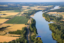 Vue aérienne de Loire à Cangey dans le département Indre et Loire, France