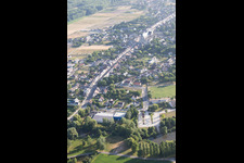 Vue aérienne de Cléry-Saint-André dans le département Loiret, France