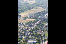 Vue oblique de Cléry-Saint-André dans le département Loiret, France