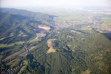 Vue aérienne de Sortie Queichtal à le quartier Queichhambach in Annweiler am Trifels dans le département Rhénanie-Palatinat, Allemagne