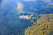 Vue aérienne de Clinique spécialisée Eußerthal dans la forêt à Eußerthal dans le département Rhénanie-Palatinat, Allemagne