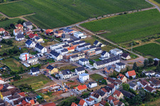 Vue aérienne de Nouvelle zone de développement Weisskreuzstr à le quartier Diedesfeld in Neustadt an der Weinstraße dans le département Rhénanie-Palatinat, Allemagne