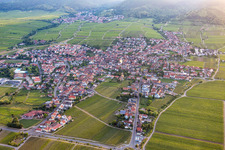 Photographie aérienne de Maikammer dans le département Rhénanie-Palatinat, Allemagne