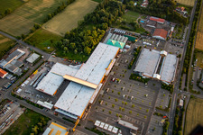 Vue aérienne de Parking du Hornbach à le quartier Dreihof in Bornheim dans le département Rhénanie-Palatinat, Allemagne