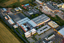 Vue oblique de Siège social de la quincaillerie Hornbach à le quartier Dreihof in Bornheim dans le département Rhénanie-Palatinat, Allemagne