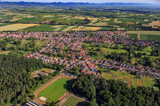 Stade et salle de sport TuS 1908 Schaidt à le quartier Schaidt in Wörth am Rhein dans le département Rhénanie-Palatinat, Allemagne d'en haut