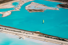 Vue oblique de Marron - Champs de sel blancs pour la production de sel à Rosières-aux-Salines dans le département Meurthe et Moselle, France