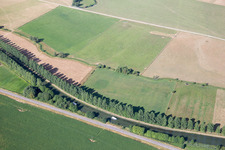 Photographie aérienne de Lacroix-sur-Meuse dans le département Meuse, France
