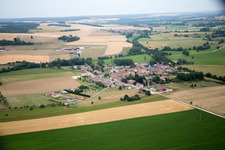 Vue aérienne de Woimbey dans le département Meuse, France