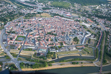 Toul dans le département Meurthe et Moselle, France d'un drone