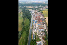 Vue aérienne de Site de la fonderie Saint Gobain PAM sur le canal de la Marne-au-Rhin à Foug dans le département Meurthe et Moselle, France
