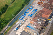 Photographie aérienne de Site de la fonderie Saint Gobain PAM sur le canal de la Marne-au-Rhin à Foug dans le département Meurthe et Moselle, France