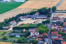 Vue aérienne de Culture de légumes biologiques Biolutz Sonnenhof et Dieter Lutz à Knittelsheim dans le département Rhénanie-Palatinat, Allemagne