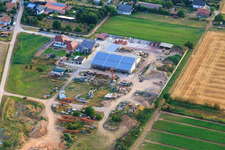 Vue aérienne de Ours d'Ottersheim Queichtal à le quartier Ottersheim in Ottersheim bei Landau dans le département Rhénanie-Palatinat, Allemagne