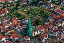 Vue oblique de Échafaudage d'église catholique de Leidner GmbH Gerüstbau, Landau à le quartier Ottersheim in Ottersheim bei Landau dans le département Rhénanie-Palatinat, Allemagne
