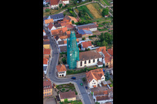 Échafaudage d'église catholique de Leidner GmbH Gerüstbau, Landau à le quartier Ottersheim in Ottersheim bei Landau dans le département Rhénanie-Palatinat, Allemagne depuis l'avion