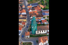Vue d'oiseau de Échafaudage d'église catholique de Leidner GmbH Gerüstbau, Landau à le quartier Ottersheim in Ottersheim bei Landau dans le département Rhénanie-Palatinat, Allemagne
