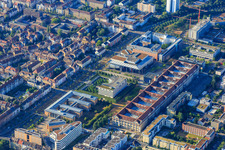 Vue aérienne de Brauerstraße avec Forterro Deutschland Abas GmbH, Agence pour l'emploi Karlsruhe-Rastatt, Procureur général fédéral près la Cour fédérale de justice et Académie d'État des arts Karlsruhe (HfG) à le quartier Südweststadt in Karlsruhe dans le département Bade-Wurtemberg, Allemagne
