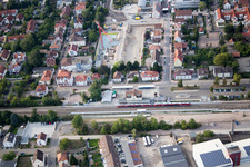 Dans le nouveau bâtiment "Stadkern" de RiBa GmbH entre Bismarck- et Gartenstr à Kandel dans le département Rhénanie-Palatinat, Allemagne hors des airs