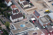 Vue oblique de Nouveau quartier de développement « Au centre-ville » entre la Bismarckstrasse et la Gartenstrasse à Kandel dans le département Rhénanie-Palatinat, Allemagne