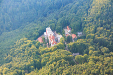 Clinique spécialisée Eußerthal dans la forêt à Eußerthal dans le département Rhénanie-Palatinat, Allemagne depuis l'avion