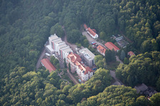 Vue aérienne de Locaux hospitaliers du centre de rééducation de la clinique de rééducation Eußerthal à Eußerthal dans le département Rhénanie-Palatinat, Allemagne