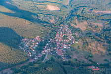 Enregistrement par drone de Birkenhördt dans le département Rhénanie-Palatinat, Allemagne