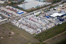 Zone industrielle Im Langgewan, société de transport Kube & Kubenz à Worms dans le département Rhénanie-Palatinat, Allemagne du point de vue du drone