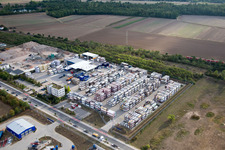Vue aérienne de Zone industrielle Im Langgewan, société de transport Kube & Kubenz à Worms dans le département Rhénanie-Palatinat, Allemagne