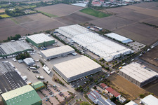 Vue aérienne de Zone industrielle nord du Rhin à le quartier Rheindürkheim in Worms dans le département Rhénanie-Palatinat, Allemagne