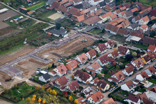 Vue aérienne de Nouvelle zone de développement en d. Jardinage à Erlenbach bei Kandel dans le département Rhénanie-Palatinat, Allemagne