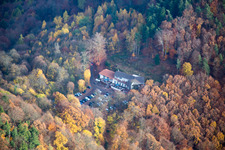 Vue aérienne de Barberousse à le quartier Bindersbach in Annweiler am Trifels dans le département Rhénanie-Palatinat, Allemagne