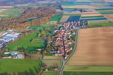 Vue aérienne de Brehmstr à le quartier Minderslachen in Kandel dans le département Rhénanie-Palatinat, Allemagne
