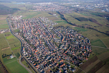 Vue aérienne de Quartier Neuthard in Karlsdorf-Neuthard dans le département Bade-Wurtemberg, Allemagne