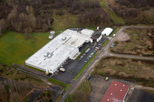 Vue aérienne de Parker Hannifin Manufacturing à le quartier Altenstadt in Wissembourg dans le département Bas Rhin, France