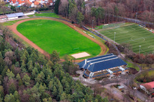 Vue aérienne de Salle de sport et stade du TuS 1908 Schaidt, club de tir Schaidt | Vers le Gogglerstubb et les courts de tennis du TC Bienwald Schaidt à le quartier Schaidt in Wörth am Rhein dans le département Rhénanie-Palatinat, Allemagne