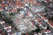 Vue oblique de Chantiers d'ensemble de bâtiments pour la nouvelle construction d'un quartier urbain en centre-ville à Kandel dans le département Rhénanie-Palatinat, Allemagne