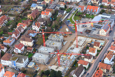 Vue aérienne de Chantier de construction d'un nouveau développement dans le centre-ville à Kandel dans le département Rhénanie-Palatinat, Allemagne