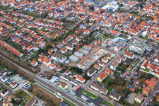 Chantier de construction d'un nouveau développement dans le centre-ville à Kandel dans le département Rhénanie-Palatinat, Allemagne d'en haut