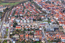 Vue aérienne de Chantier de construction d'un nouveau développement dans le centre-ville depuis l'est à Kandel dans le département Rhénanie-Palatinat, Allemagne